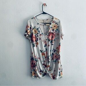 White floral knot front tee